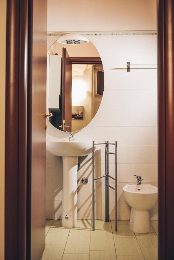 Domus Vatican Walls Apartment โรม ภายนอก รูปภาพ